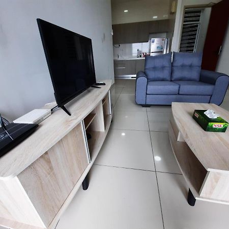 Raffles Suite 1 Bedroom Homestay Skudai Kültér fotó